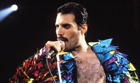 Freddie Mercury - Penyanyi Paling Populer di Dunia Freddie Mercury - Penyanyi Paling Populer di Dunia